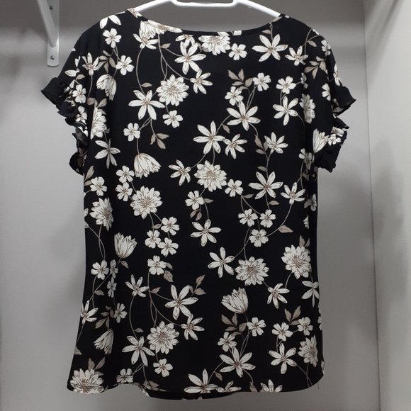 Black Pull-On Top with Creamy White Flowers and Beige Leaves - Picture 2 of 2